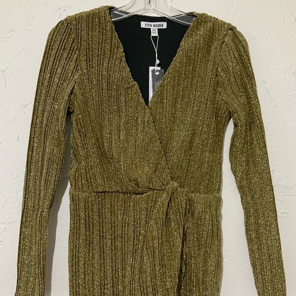 Steve Madden Elegant Crinkle Metallic Long Sleeve Gold Dress Sz XS - Picture 6 of 9